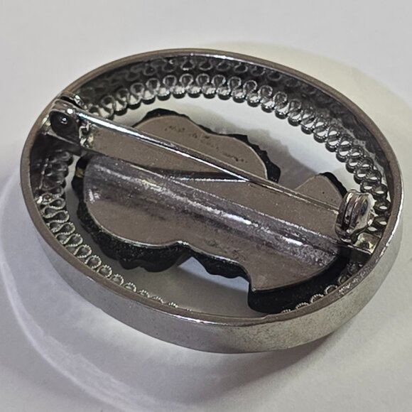 Vintage Suspended Black Glass Cameo Oval Silver Tone Brooch - Picture 4 of 4
